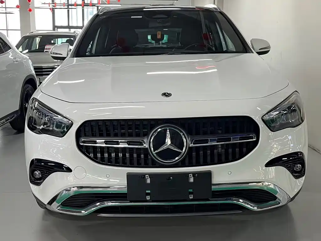 Mercedes-Benz GLA 2024