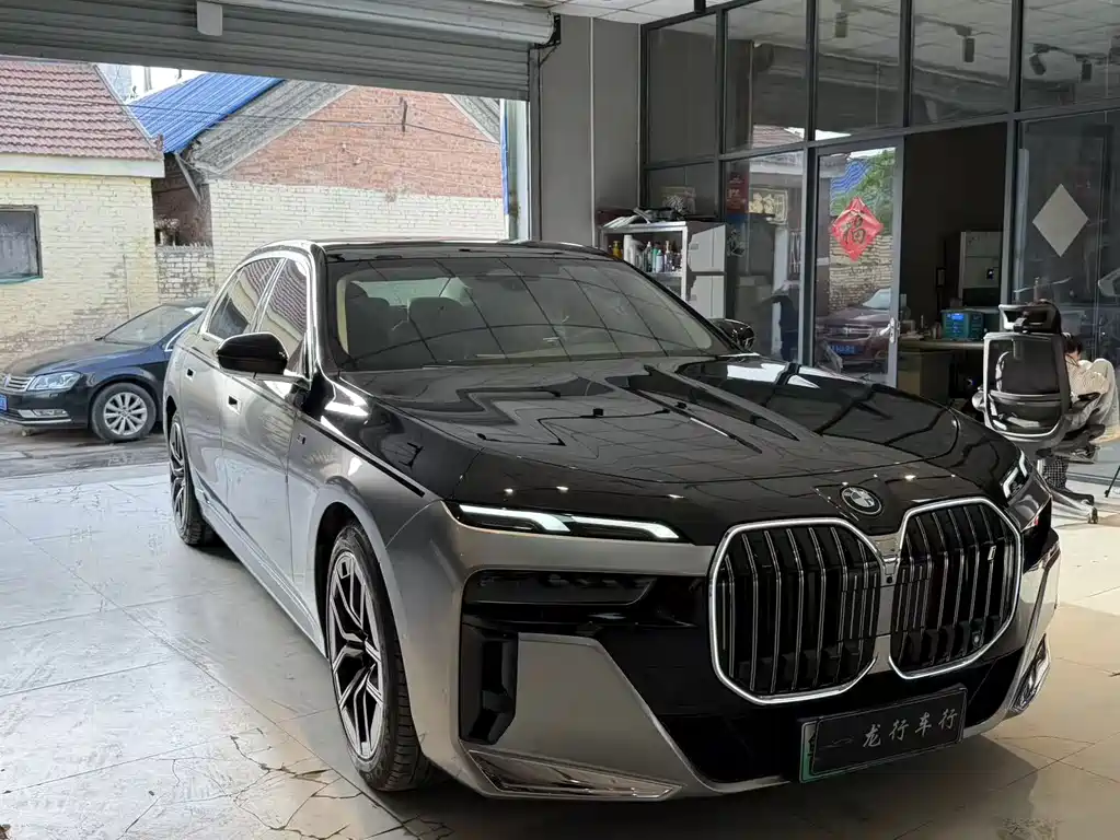 BMW i7 2024