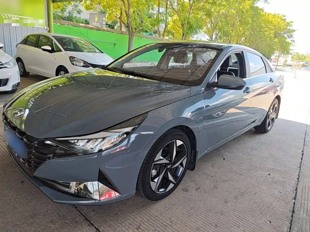 Hyundai Elantra 2022