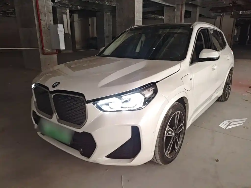 BMW iX1 2024