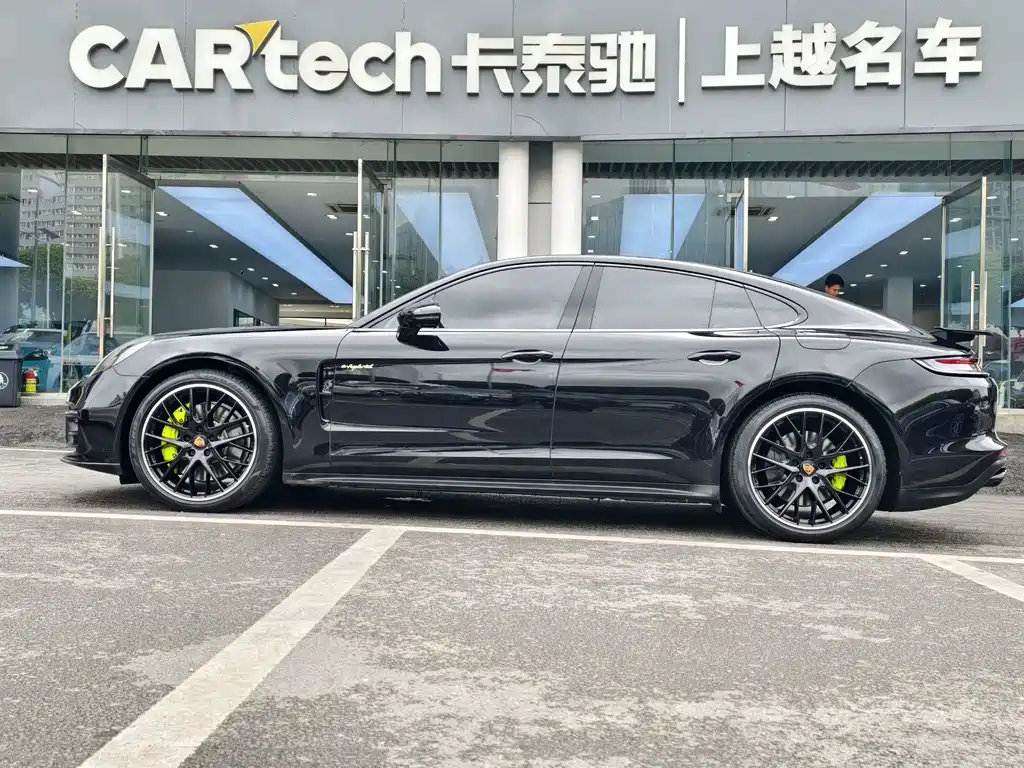 Porsche Panamera 2022
