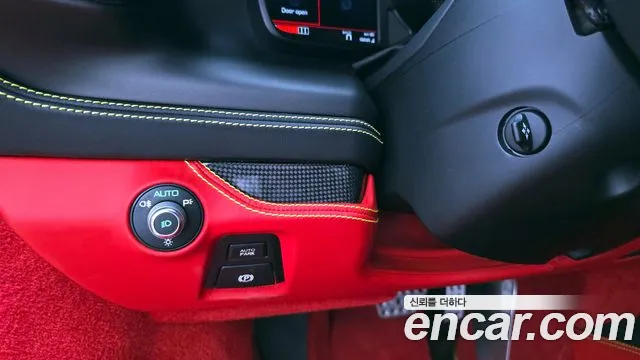 Ferrari F8 2021
