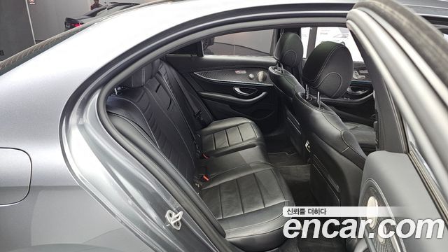 Mercedes-Benz E-Класс 2022