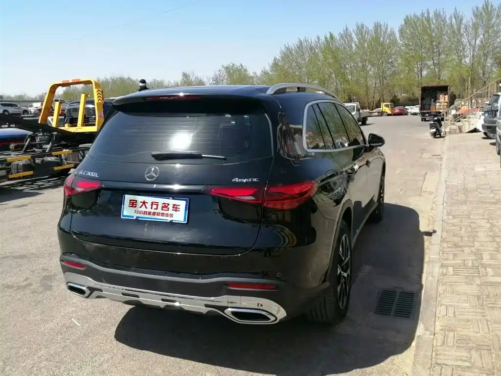 Mercedes-Benz GLC 2023