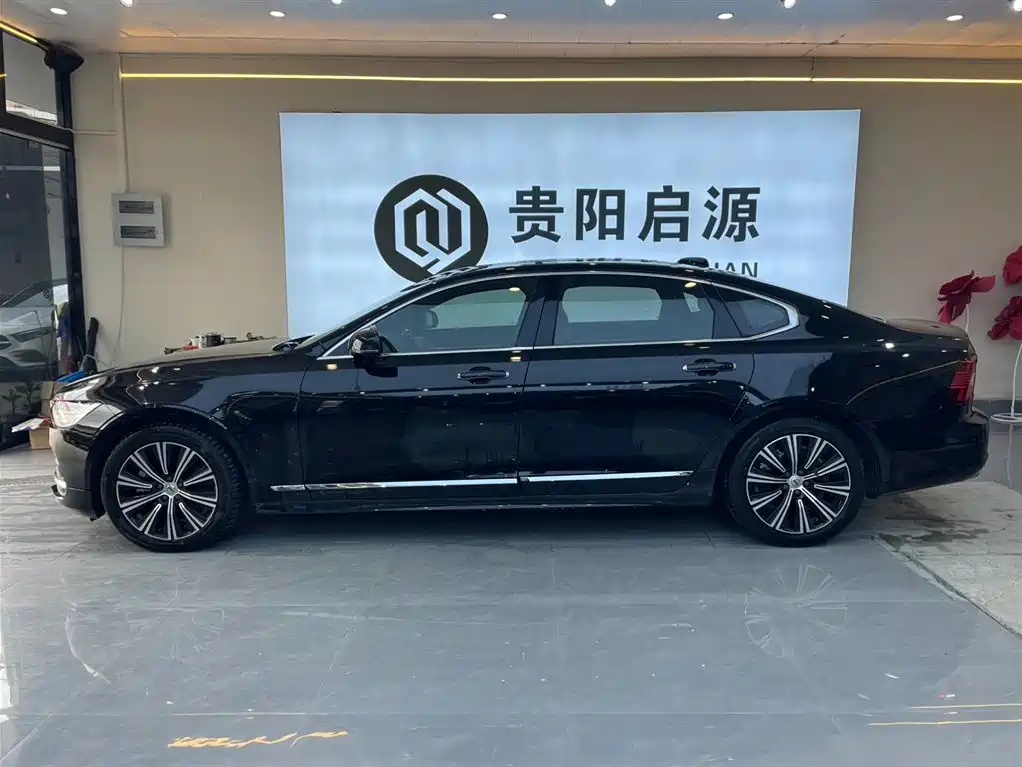 Volvo S90 2022