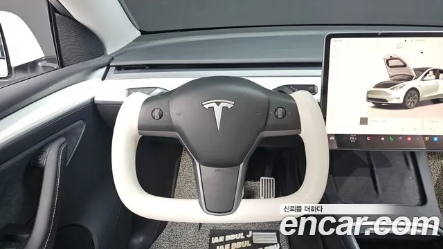 Tesla Model Y 2024