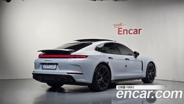 Porsche Panamera 2025