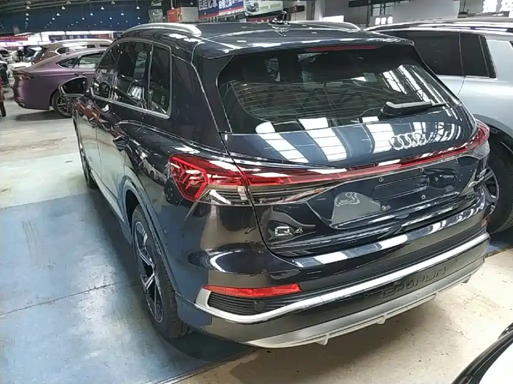 Audi Q4 e-tron 2023