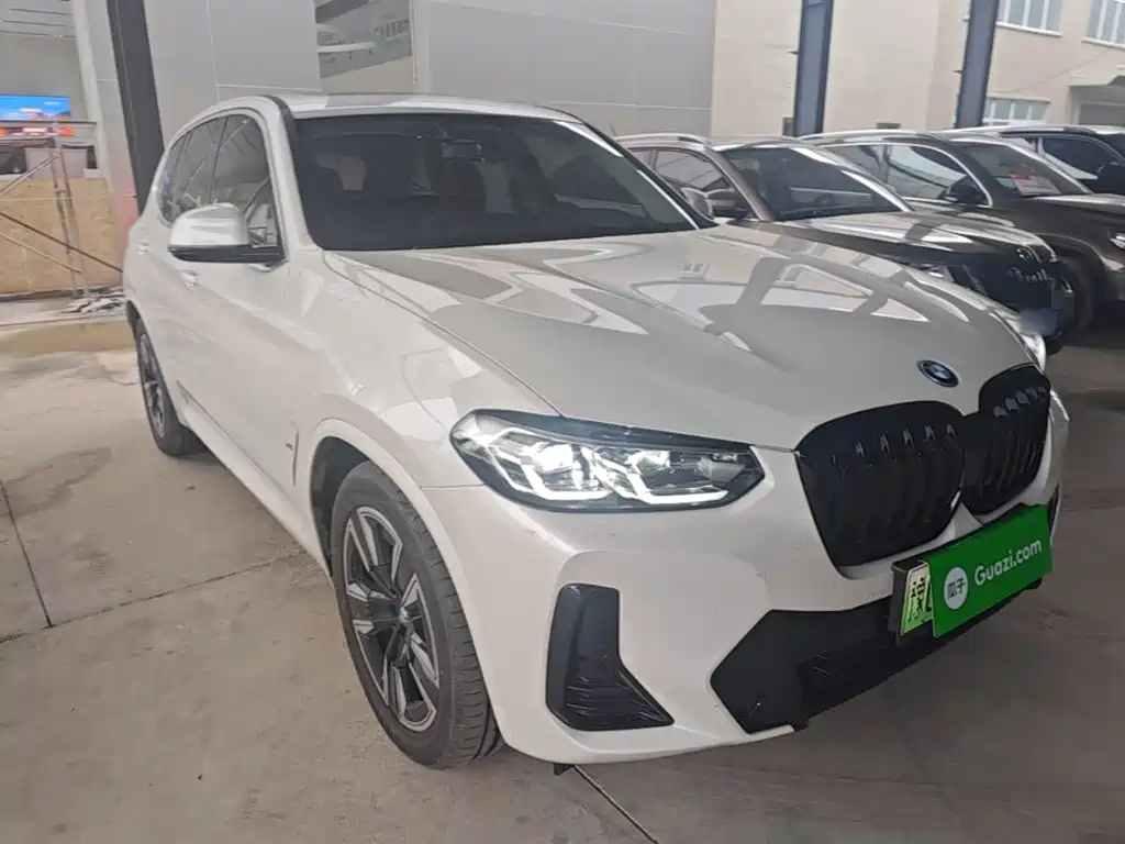BMW iX3 2024