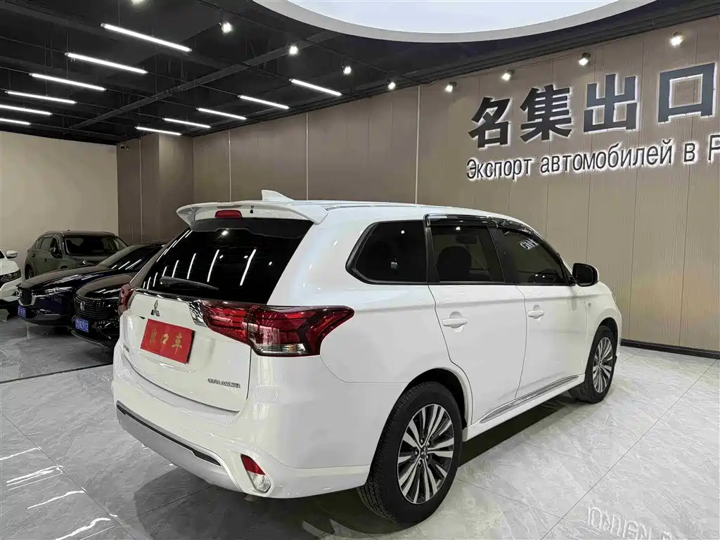 Mitsubishi Outlander 2022