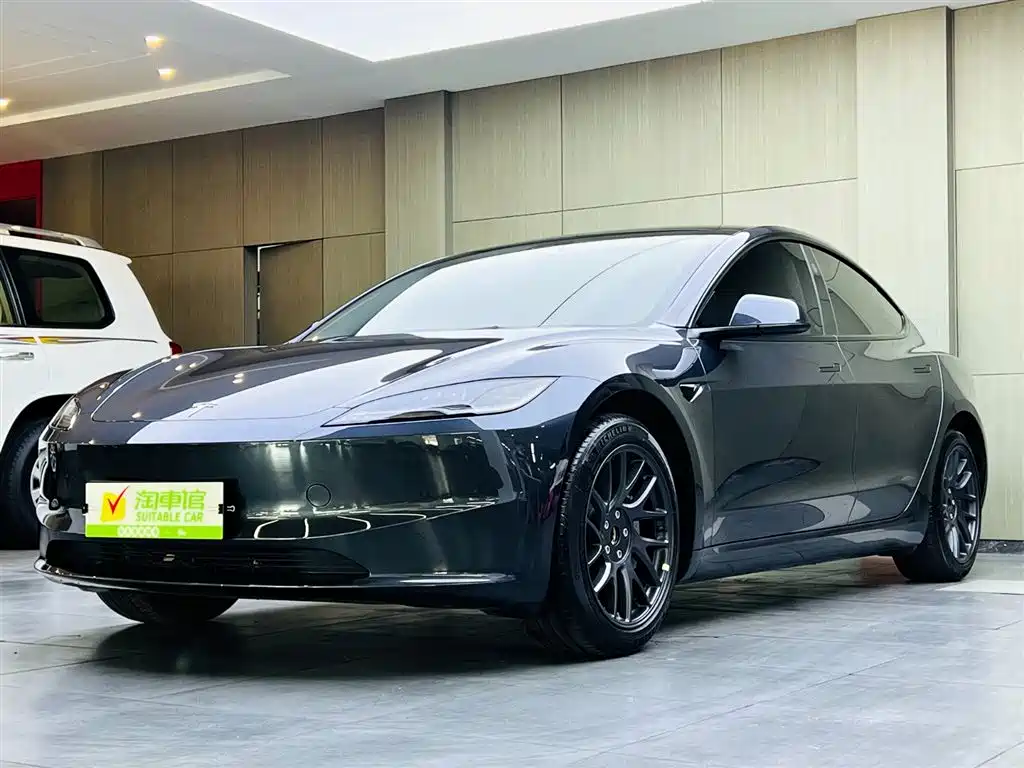 Tesla Model 3 2024