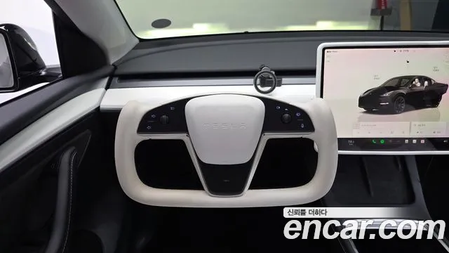 Tesla Model Y 2024