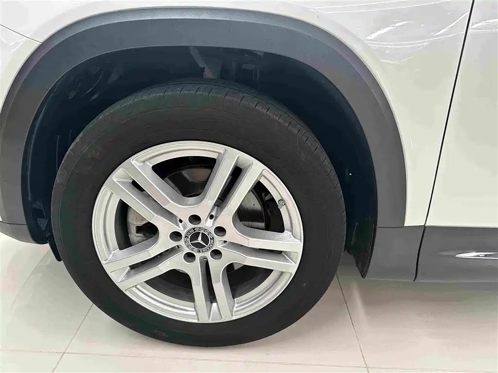 Mercedes-Benz GLB 2021