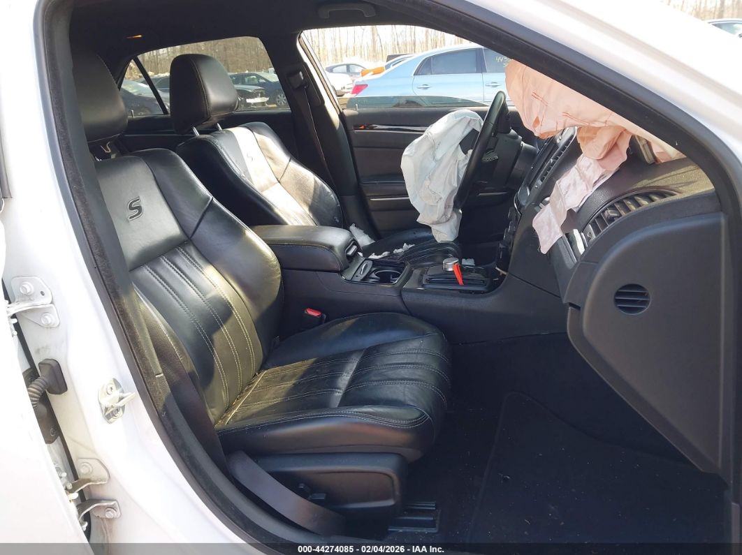 Chrysler 300 2021