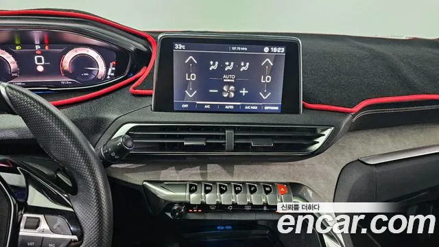 Peugeot 5008 2021