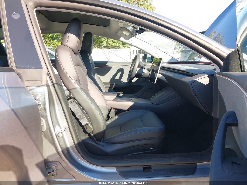 Tesla Model 3 2025