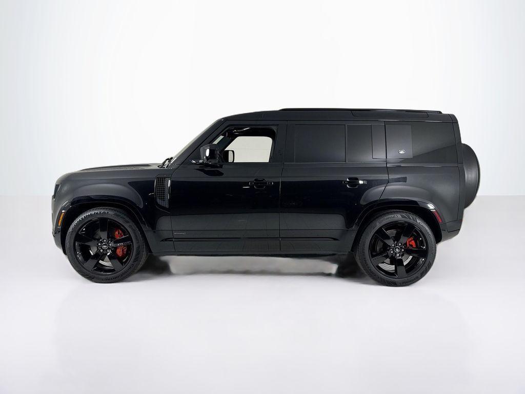 Land Rover Defender 2024