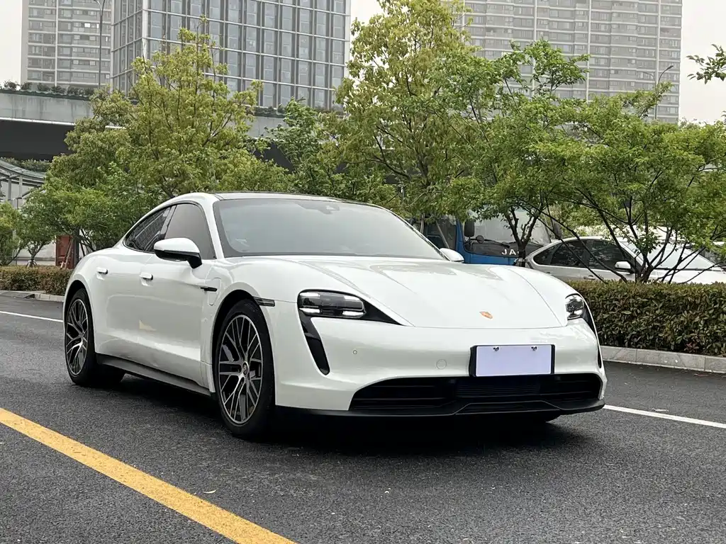 Porsche Taycan 2023