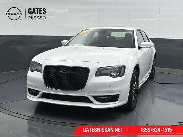 Chrysler 300 2022