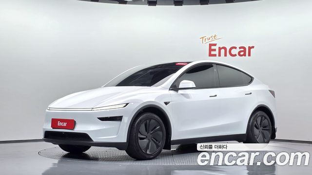 Tesla Model Y 2025