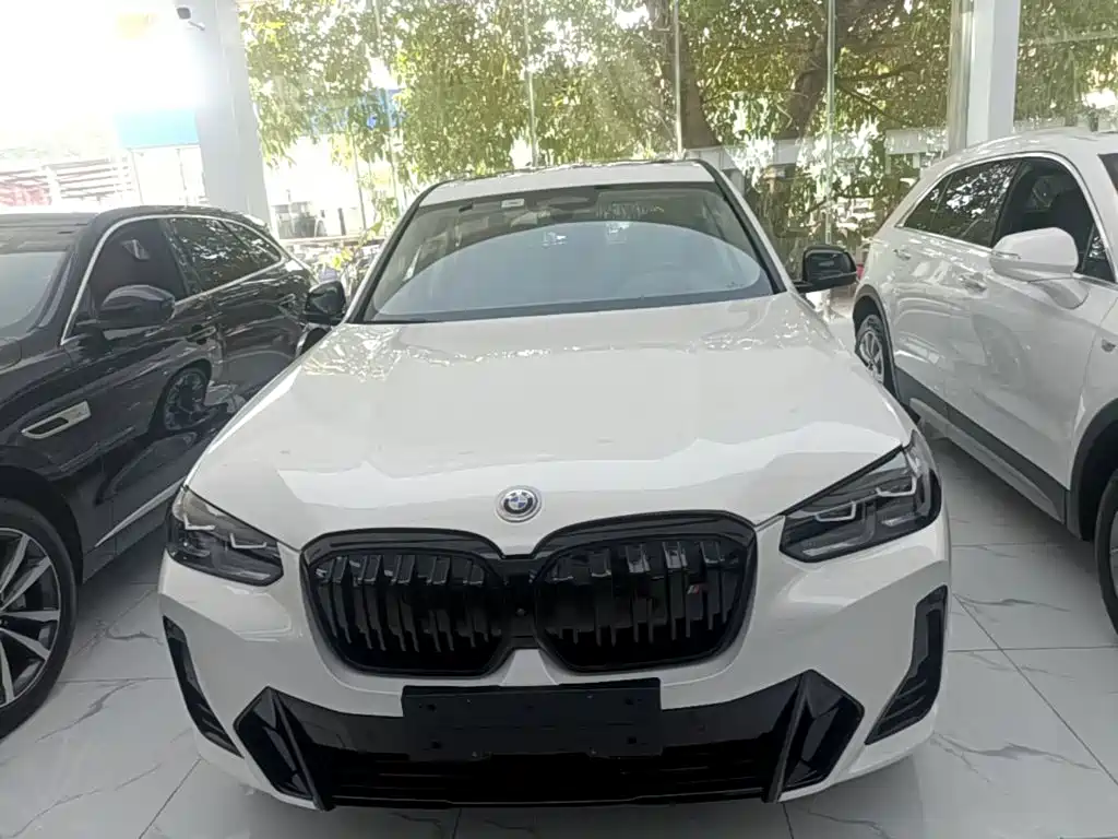 BMW iX3 2024