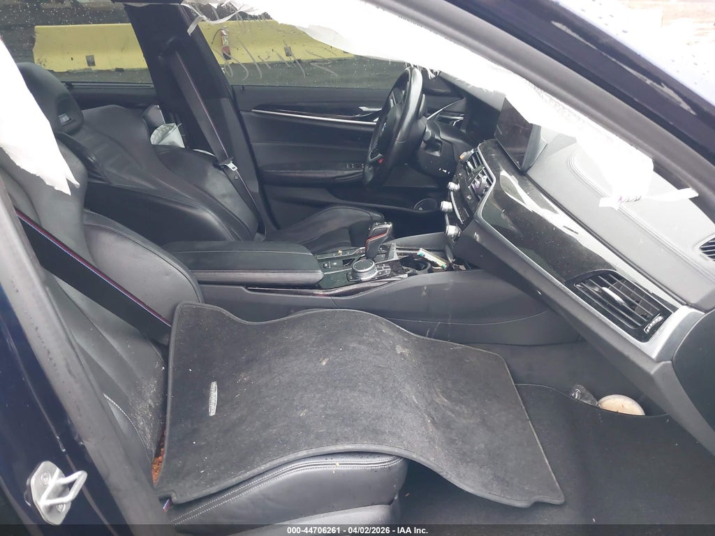 BMW M5 2022