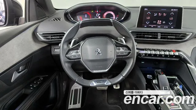Peugeot 5008 2021