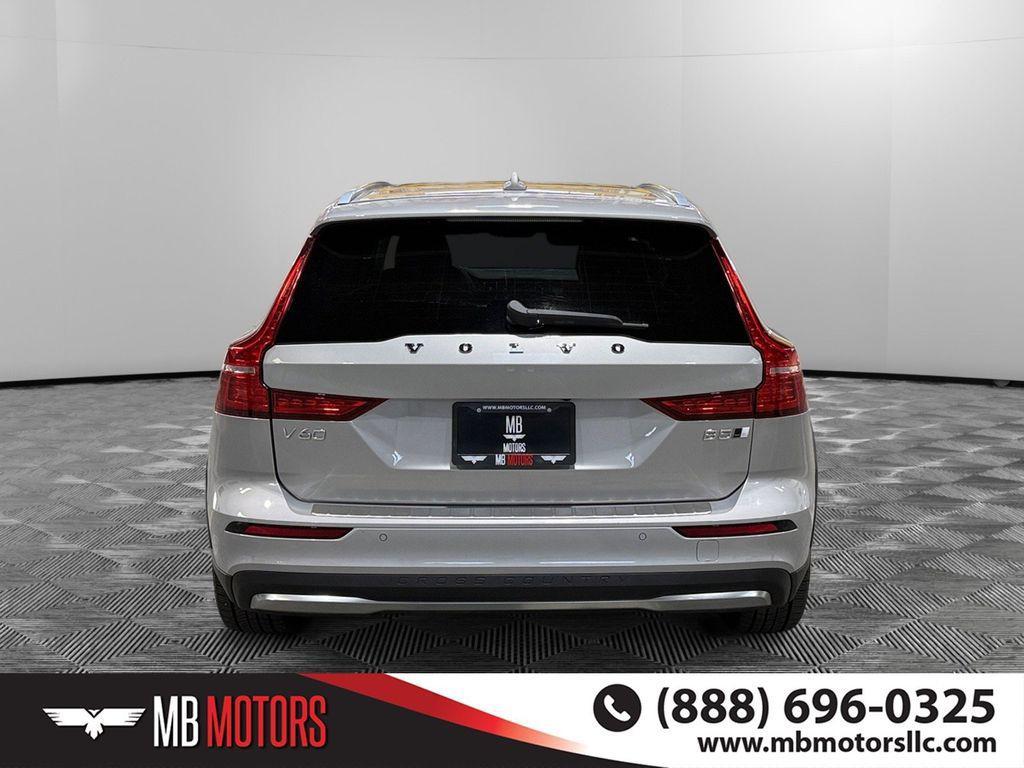 Volvo V60 Cross Country 2023