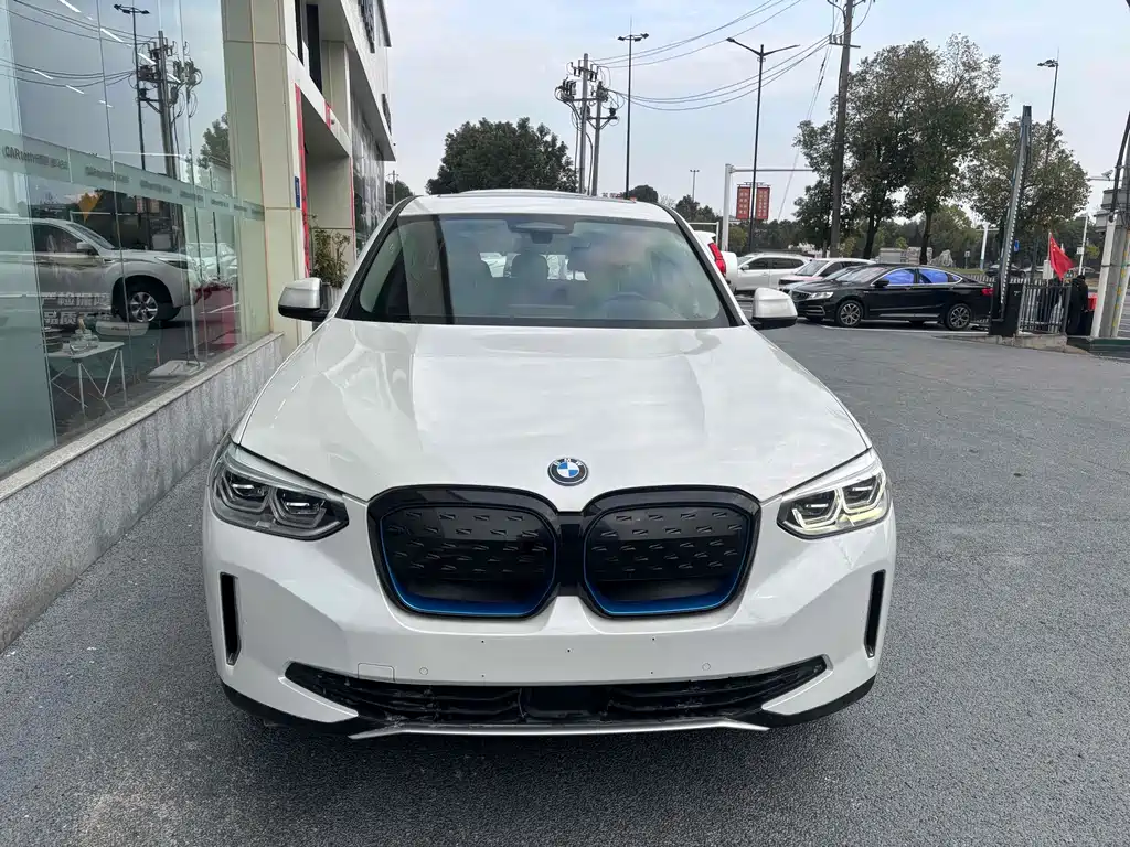 BMW iX3 2021