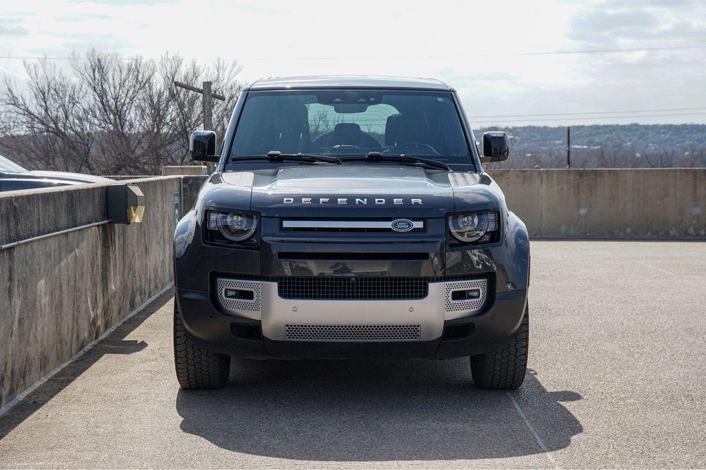 Land Rover Defender 2024