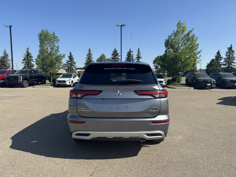 Mitsubishi Outlander 2023
