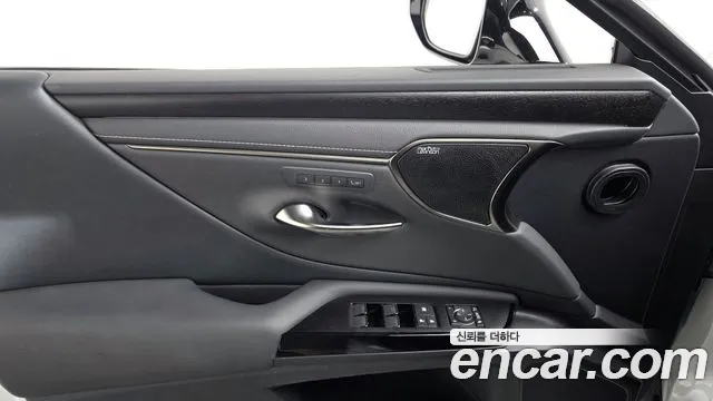Lexus ES 2024