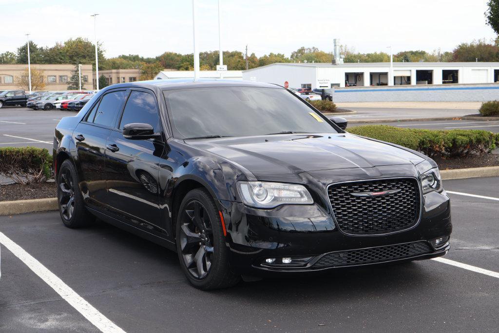 Chrysler 300 2023