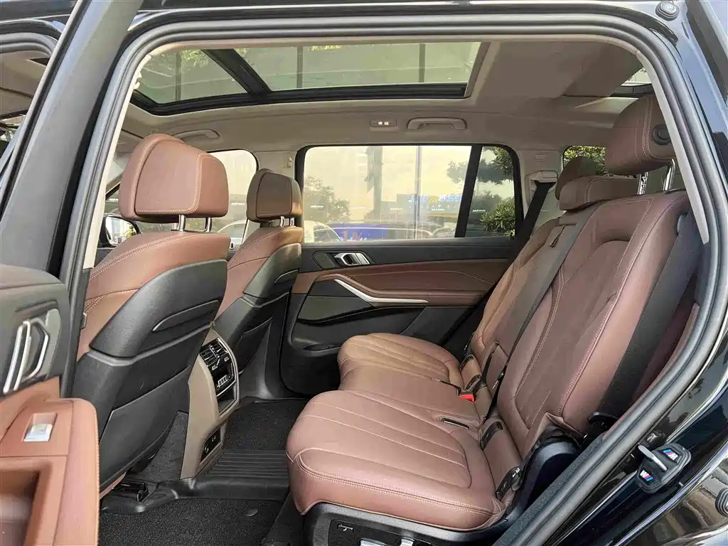 BMW X7 2022