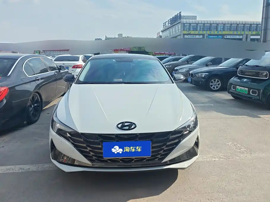 Hyundai Elantra 2023