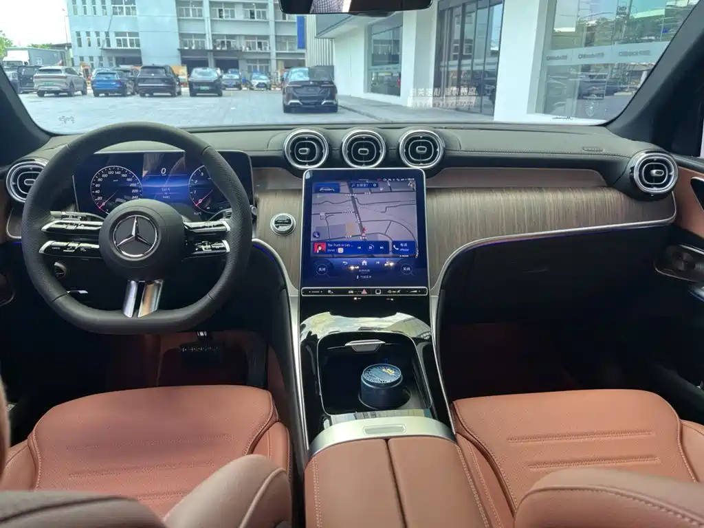 Mercedes-Benz GLC 2025