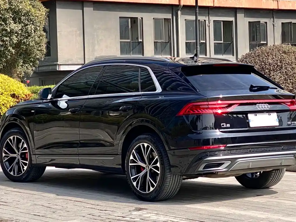Audi Q8 2021