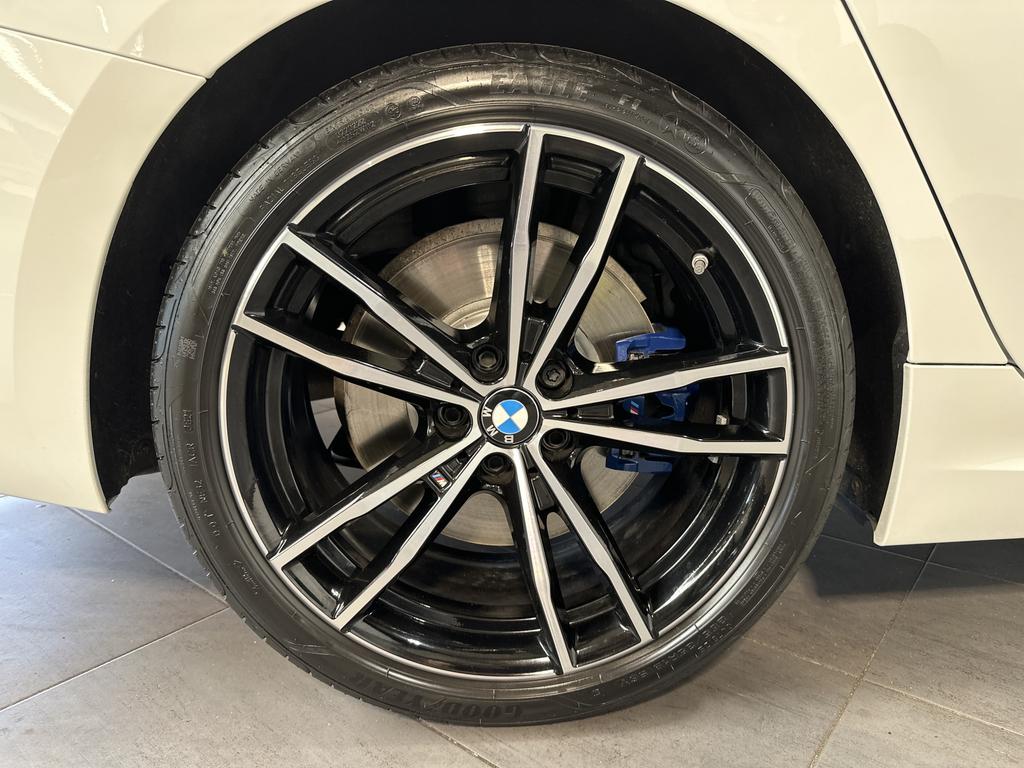 BMW 330 2022