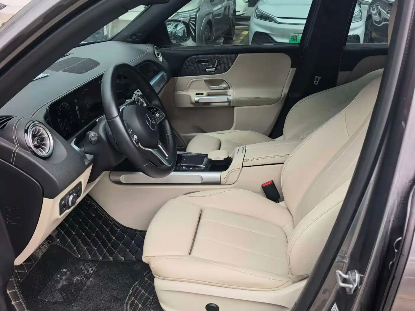 Mercedes-Benz EQB 2022