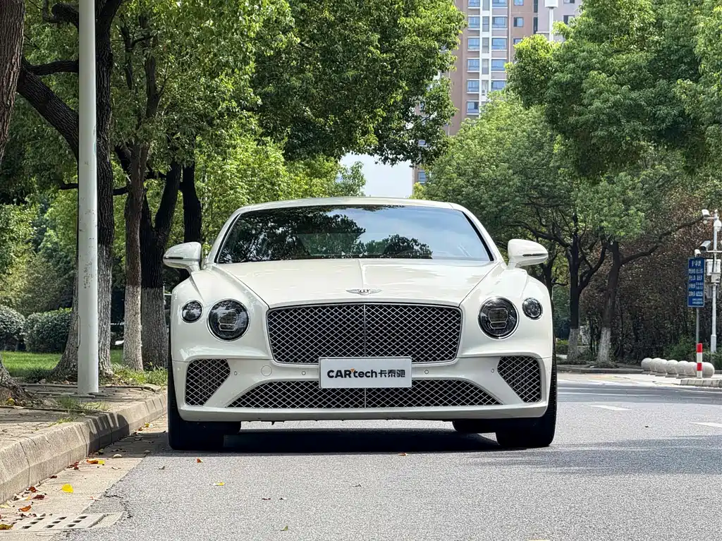 Bentley Continental 2021