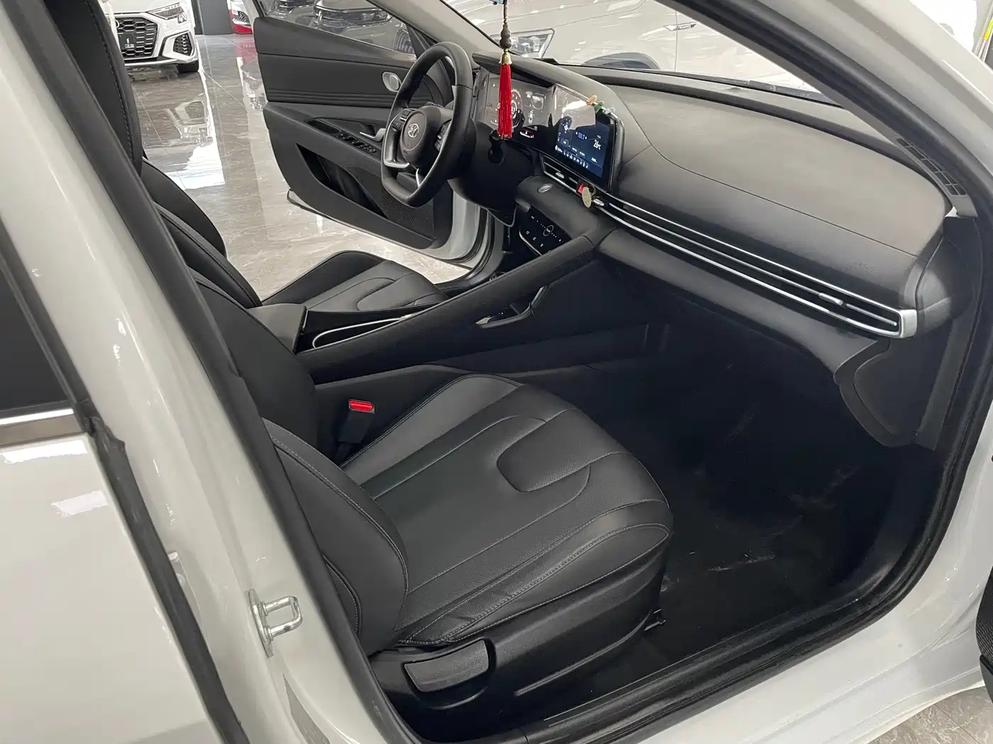 Hyundai Elantra 2023