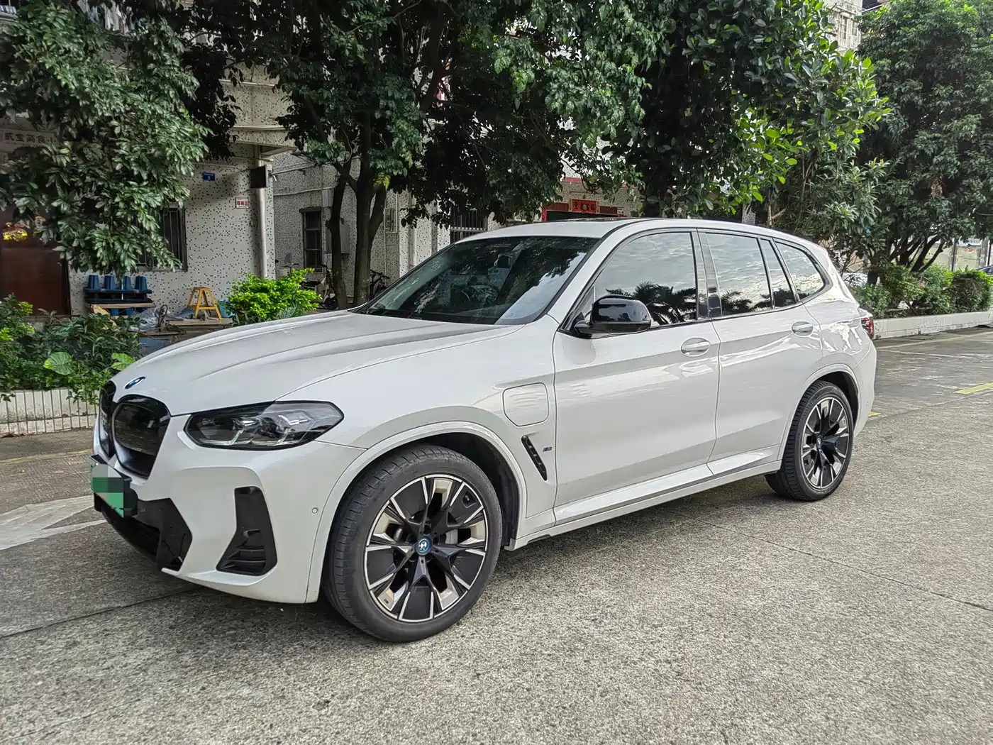 BMW iX3 2024
