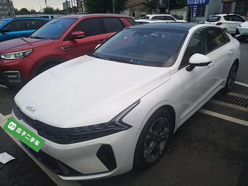 Kia K5 2025