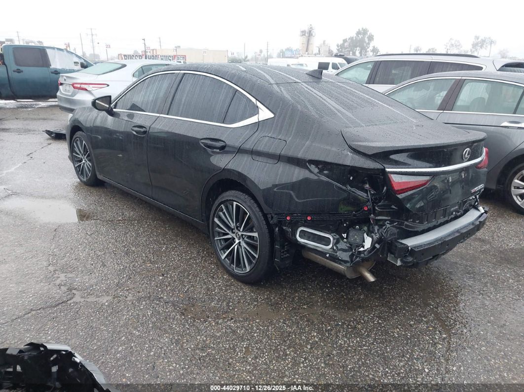 Lexus ES 2025