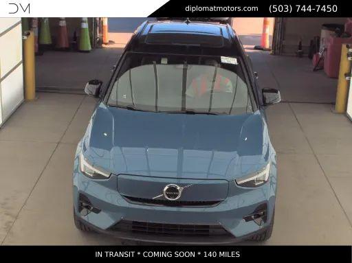 Volvo EX40 2025