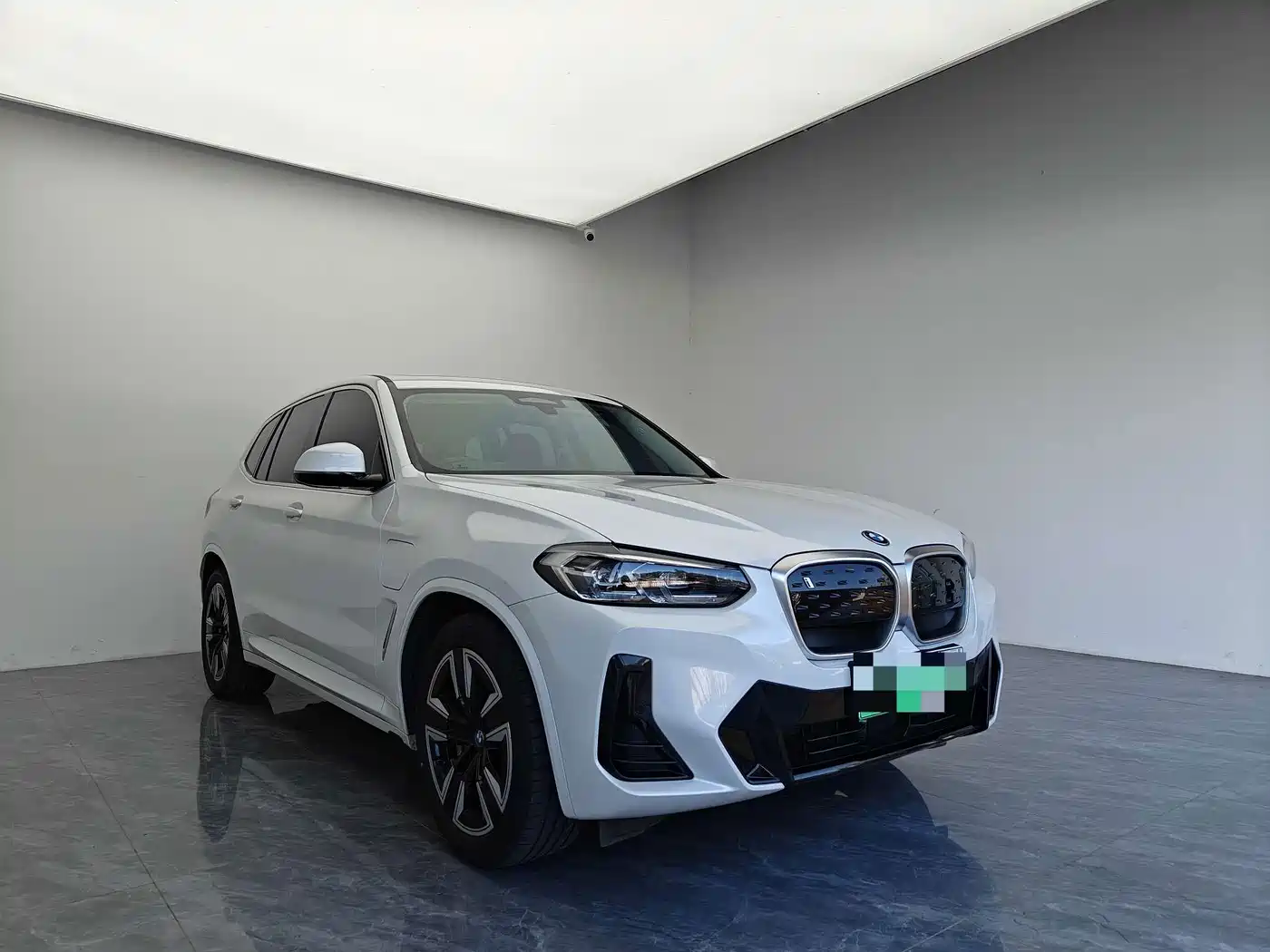 BMW iX3 2024