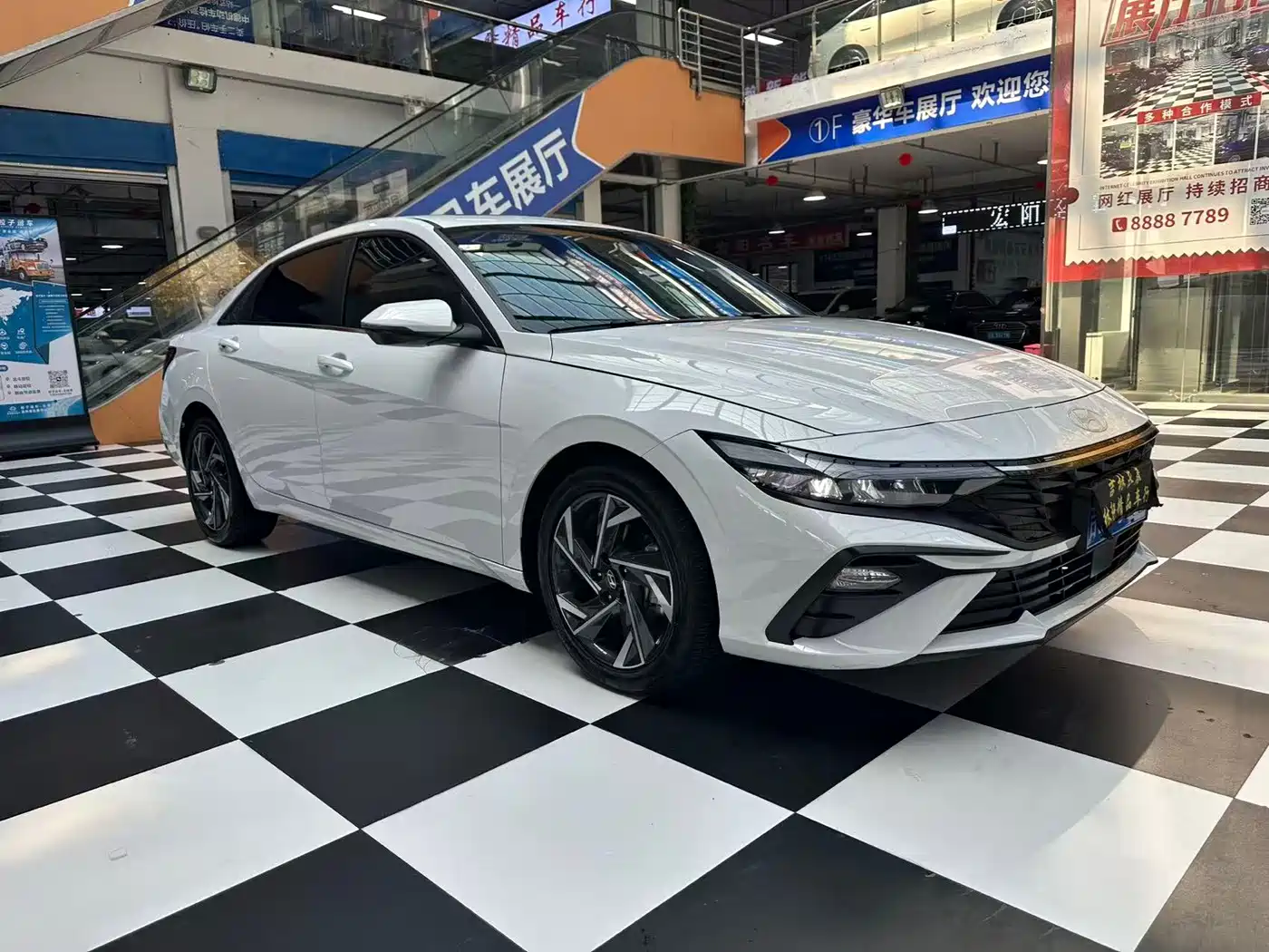 Hyundai Elantra 2023