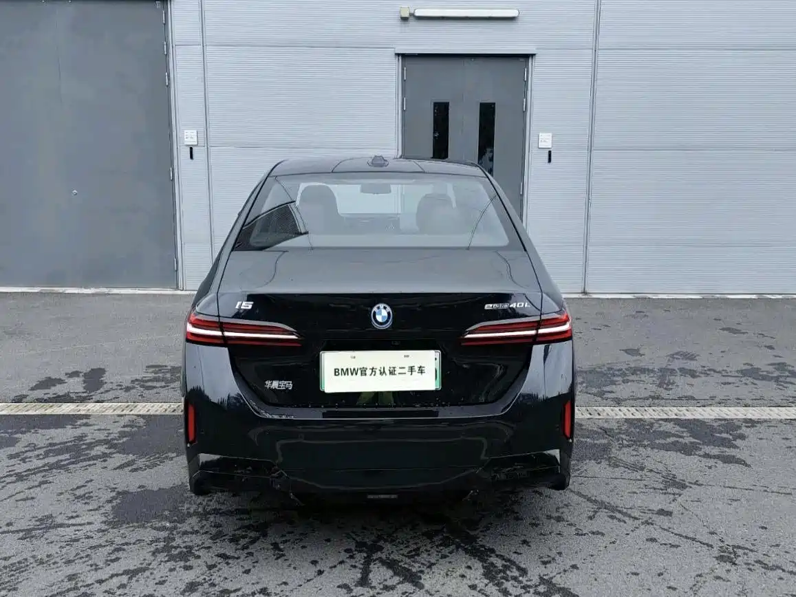 BMW i5 2025