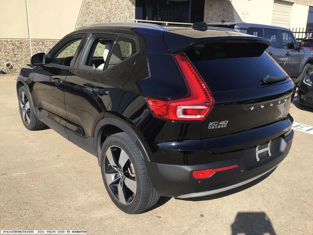Volvo XC40 2021