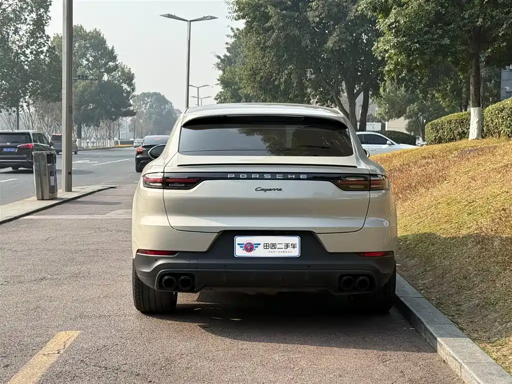 Porsche Cayenne 2022